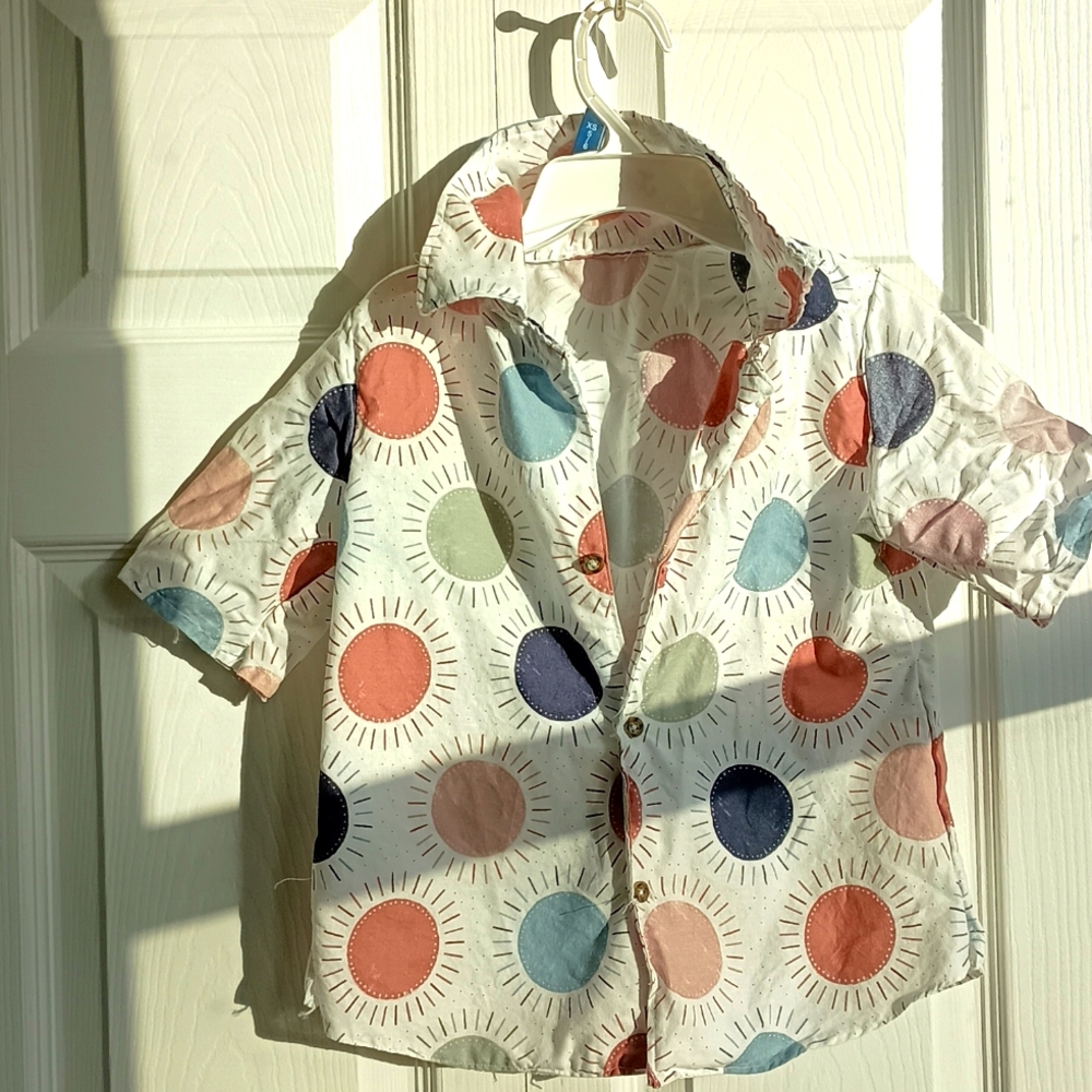 Boys Short Sleeve Sun Pattern Button Down Shirt